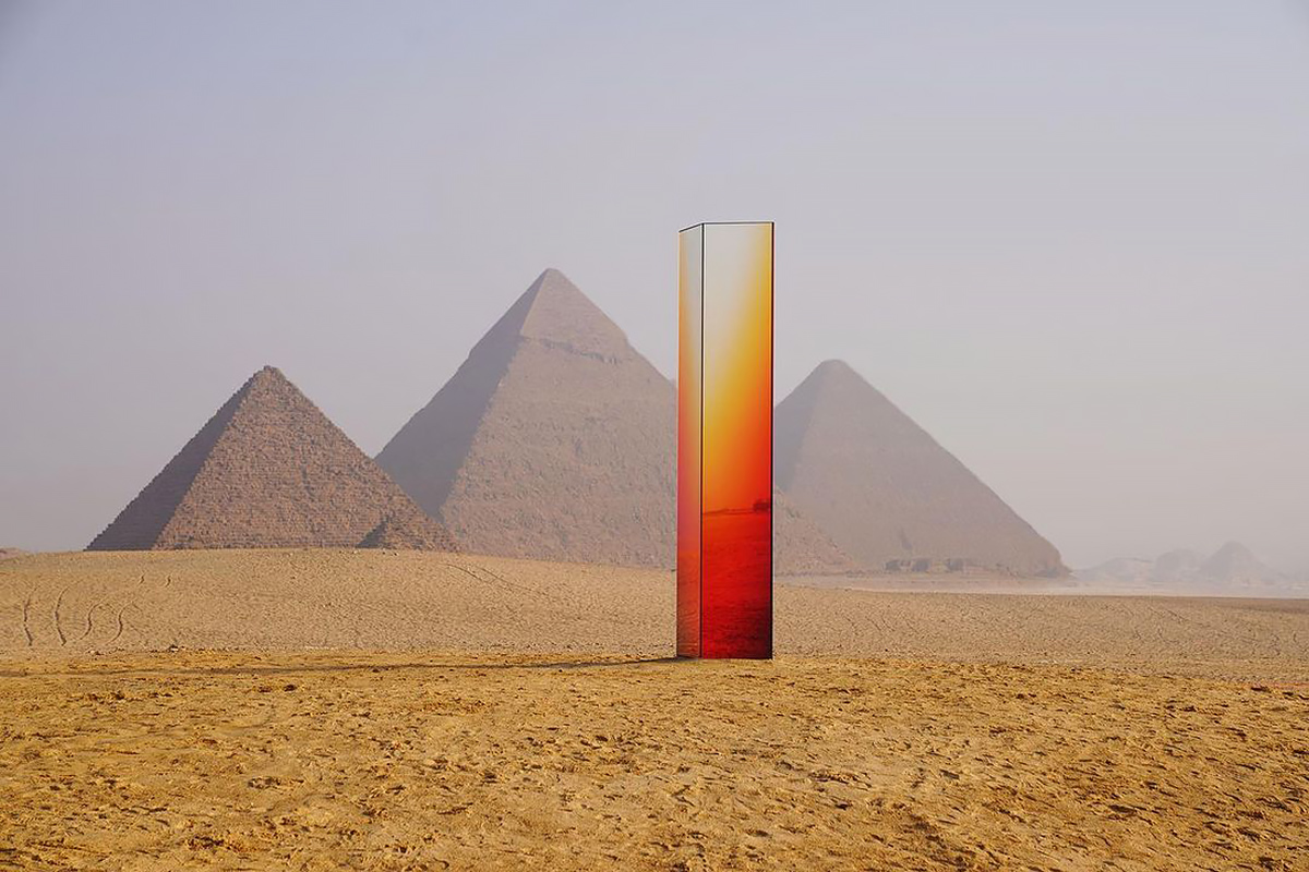 Біля єгипетських пірамід відкрилася незвичайна виставка